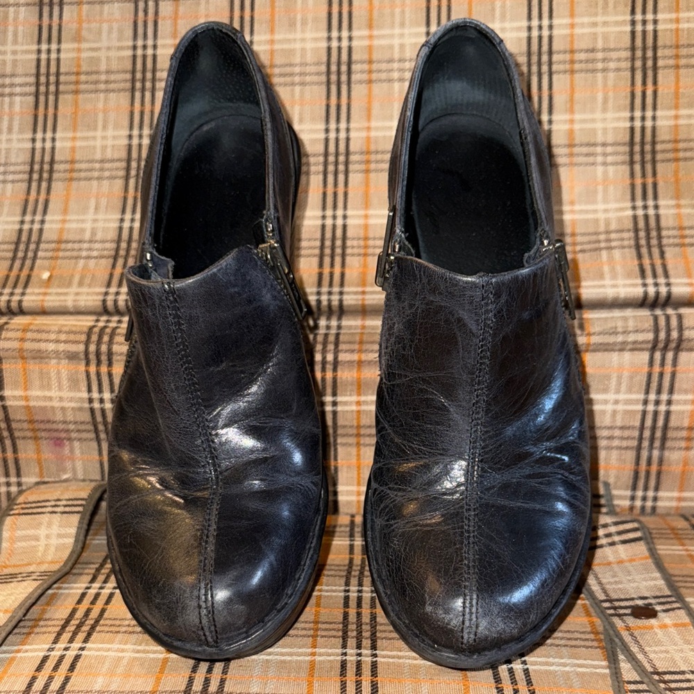 Born Black Leather Shoes - Picture 2 of 8